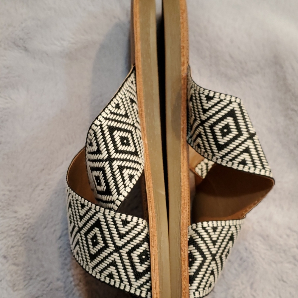 Sandals - Picture 5 of 9